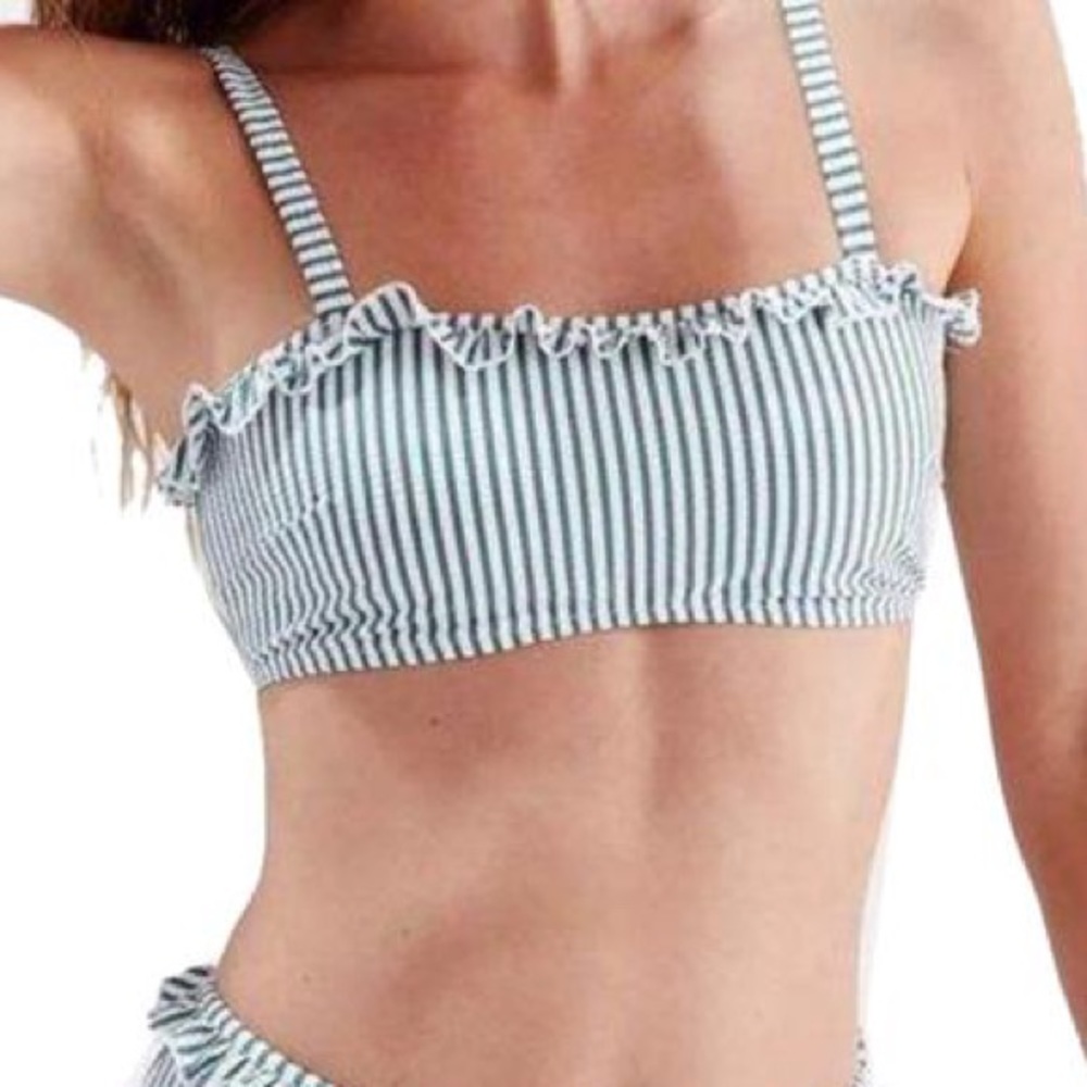 NWOT Solid and Striped Leslie Seersucker Ruffle Bikini Top